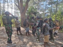 Menyapa Dengan Senyum Tanpa Perbedaan Ala Satgas 300 Siliwangi di Papua