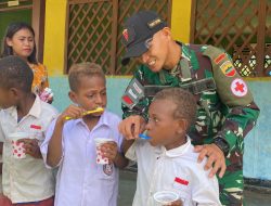 Peduli Kesehatan Anak, Satgas Yonif 125/SMB Gelar Penyuluhan dan Bagikan Sikat Gigi