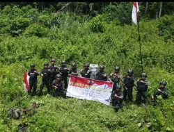 Menjaga Patok Batas Negara Dari Gangguan, Satgas Yonif 122/TS Melaksanakan Patroli Patok MM 3A di Perbatasan Indonesia – Papua Nugini