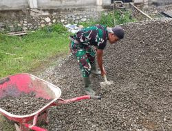 Dalam Menyambut Bulan Suci Ramadhan di Wilayah Perbatasan Papua, Personil Satgas Yonif 122/TS membantu Percepatan Pembangunan Masjid di Kp. Pitewi Papua