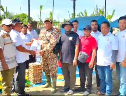 Relawan Guyub Serahkan Bantuan Kepada Warga Terdampak Banjir di Hamparan Perak