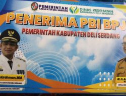 Diduga Bernuansa Politik, Stiker BPJS PBI Bergambar Pj Bupati dan Mantan Kadiskes Deli Serdang Ditempel di Dinding Rumah Warga