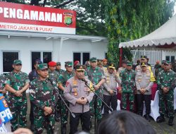 Pastikan Kesiapsiagaan, KASAD Dampingi Panglima TNI dan Kapolri Cek Prajurit