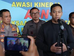 Satgas Anti Mafia Bola Polri Serahkan 4 Tersangka dan Barang Bukti Judi Online ke Kejaksaan Negeri Batam