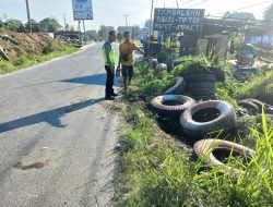 Reaksi Cepat Personel Unit Gakkum Polres Simalungun Tangani Kecelakaan Mobil Angkutan Penumpang Terbalik, 6 pelajar Luka – luka