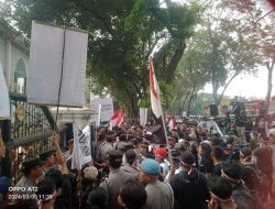 Selamatkan Demokrasi, Ratusan Aksi Massa Menggugat Demokrasi Unjuk Rasa Dukung Hak Angket DPR RI