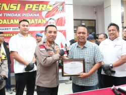 Kapolresta Barelang Gelar Konferensi Pers Ungkap Pelaku Penggelapan Dalam Jabatan, Karyawan Indomaret dan Pemberian Apresiasi dari Kepala Cabang Indomaret Kota Batam