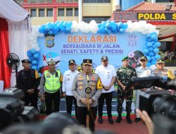 Polda Sumut Terbangkan Balon Berhadiah Sapi Bagi Warga