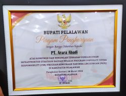 PT Arara Abadi Menerima Piagam Penghargaan CSR PKBL 2023 Dari Pemkab Pelalawan