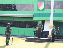 Semangat Juang dan Kebersamaan Terus Berkobar, Prajurit Petarung Korem 132/Tdl Laksanakan Upacara Bendera di Bulan Ramadhan