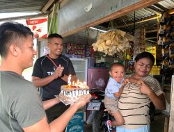 Momen Indah Bagi Rio Anak Timor, Ulang Tahun Perdana Dirayakan Oleh Satgas Yonkav 6/Naga Karimata