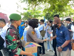 Aksi Simpatik TNI – Polri di tengah Massa Cakada Saat Mendaftar di KPU Sulteng