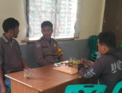 Bhabinkamtibmas Polsek Dolok Pardamean Sambangi Kantor Pangulu, Ajak Warga Bersama Jaga Kamtibmas dan Berantas Narkoba