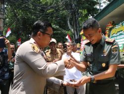 Soliditas TNI – Polri Tampak di HUT TNI ke – 79, Polsek Metro Tamansari Sambangi Koramil 01