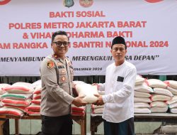 Implementasi Program Astacita : Polsek Tamansari dan Vihara Dharma Bakti Gelar Bakti Sosial Salurkan 300 Karung Beras di Ponpes Al Bushaeriyah