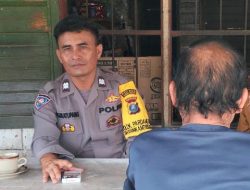 Bhabinkamtibmas Polsek Dolok Pardamean Sosialisasikan Bahaya Judi Online di Warung Kopi, Jalin Kedekatan dan Edukasi Warga