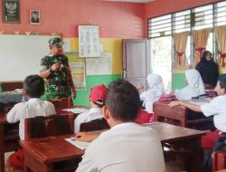 Jadi Gadik, Babinsa Bandar Khalifah Ajak Siswa SD Desa Juhar Cintai Tanah Air