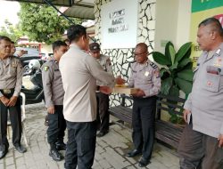 Kapolres Binjai Berikan Semangat dan Motivasi Terhadap Personil yang Sakit Menahun