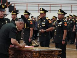 Kasum TNI Terima Laporan Korps Kenaikan Pangkat 97 Perwira Tinggi TNI dan Pimpin Sertijab Jajaran Balakpus Mabes TNI