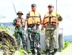 Peringati HUT Kodam I/BB, Korem 023/KS Kodim 0210/TU Bersama Forkopimda Samosir Gelar Aksi Bersih Eceng Gondok