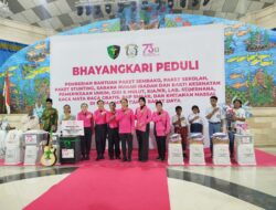 Ketua Umum Bhayangkari Ny. Juliati Sigit Prabowo Berikan Bantuan Sosial dan Pelayanan Kesehatan Gratis di Raja Ampat
