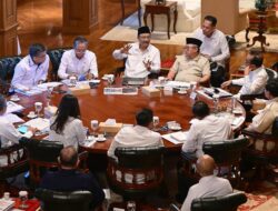Presiden RI Prabowo Subianto Lakukan Rapat Terbatas dengan Sejumlah Menteri Kabinet Indonesia Maju, Apakah yang Dibahas…???