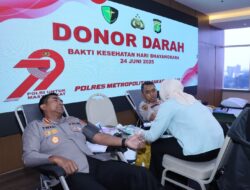 Sambut Hari Bhayangkara ke – 79, Polres Jakbar Gelar Donor Darah dan Khitanan Gratis