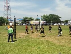 Pertandingan Voli Antar satuan Meriahkan HUT ke – 79 Bhayangkara Polresta Deli Serdang, Tim Gabungan Polsek, raih Juara