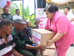 Sambut HUT Bhayangkara, Polresta Deli Serdang Salurkan Air Bersih dan Bagikan Sembako Pada Warga