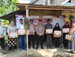 Sambut HUT Bhayangkara ke – 79, Kapolsek Blang Mangat Salurkan Bansos untuk Warga