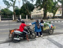Denpom I/5 Medan Bagikan Sarapan di Jum’at Berkah