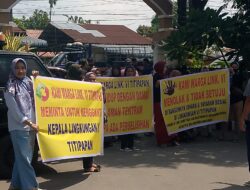 Aksi Damai Tolak Pembangunan Vihara, Warga Minta Kepala Lingkungan VI dan Lurah Titi Papan Dicopot