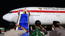Didampingi Menlu dan Seskab, Presiden RI Prabowo Subianto Bertolak dari Jakarta menuju New York