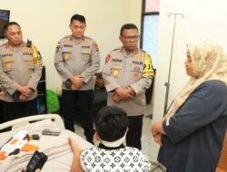 Kapolda Papua Kunjungi Korban Kerusuhan Yalimo di RS. Bhayangkara Jayapura