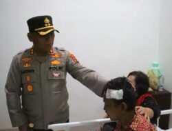 Kapolres Simalungun Besuk Korban Konflik PT TPL – Masyarakat, Serukan Perdamaian dan Ketenangan