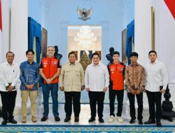 Didampingi oleh Menpora Erick Thohir, Presiden Prabowo Terima Kunjungan Juara MotoGP Marc Marquez di Istana Merdeka