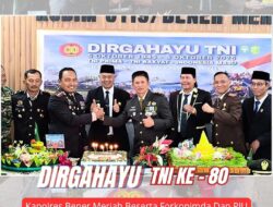 Meriahkan HUT TNI ke – 80, Polres Bener Meriah Berikan Nasi Tumpeng dan Kue Ulang Tahun di Kodim 0119/BM