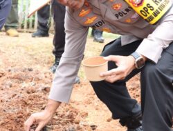 Polres Metro Jakarta Barat Dukung Swasembada Pangan, Kapolres Tanam Jagung Serentak Bersama Forkopimko