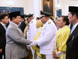 Presiden Prabowo Lantik Matius Fakhiri dan Aryoko Alberto Ferdinand Rumaropen sebagai Gubernur – Wakil Gubernur Papua