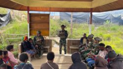 Satgas Yonif 700/WYC Gelar ” Minggu Kasih ” Bersama Warga Eronggobak, Wujud Kedamaian dan Kebersamaan di Tanah Puncak