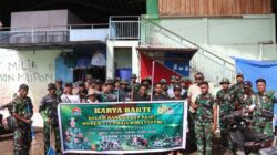 Semarak HUT ke – 62 Korem 172/PWY, Kodim 1709/Yawa Ajak Warga Gotong Royong Bersihkan Pasar Aroro Iroro Serui