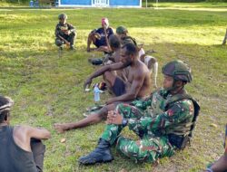 Lahan Pangan Satgas Yonif 521/DY Bantu Warga Ubah Lahan Kosong Jadi Sumber pangan Bersama di Kobakma